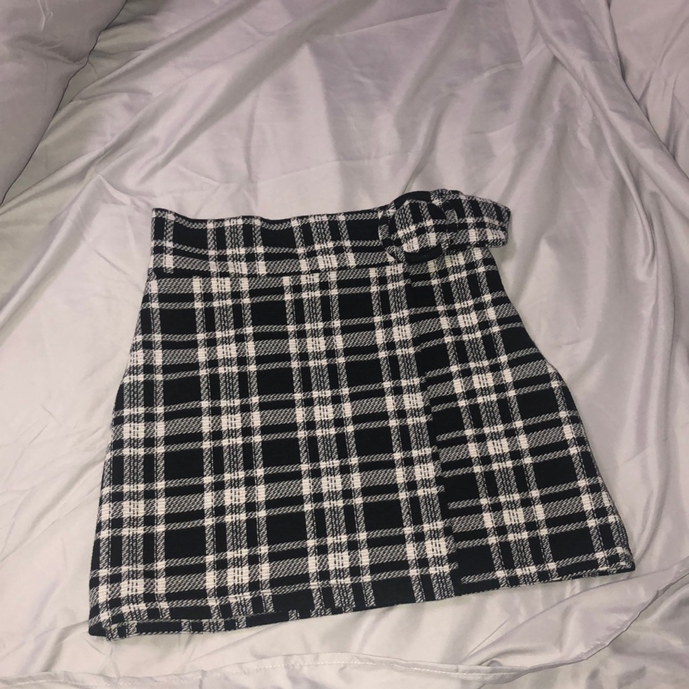 Plaid mini skirt perfect for the season!